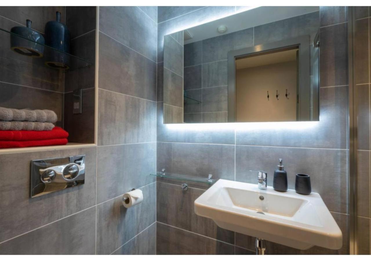Joivy Affordable Dublin Thomas Street - Adults Only Apartment ภายนอก รูปภาพ