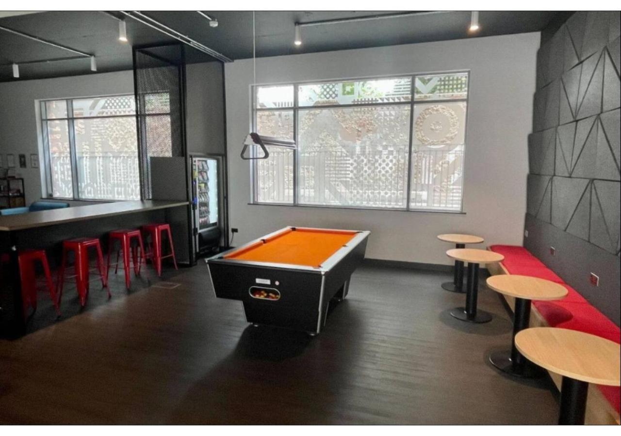 Joivy Affordable Dublin Thomas Street - Adults Only Apartment ภายนอก รูปภาพ